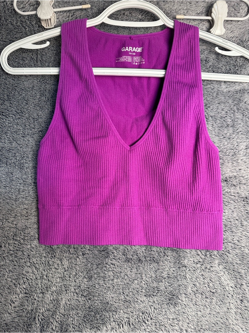 Garage Ribbed V-Neck Crop Tank Top - Magenta